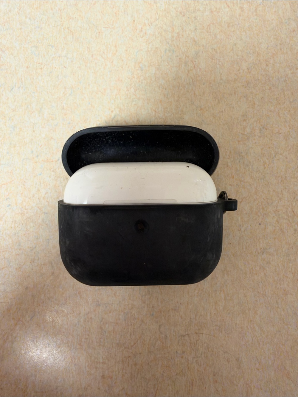 Wireless Earbuds Charging Case with Black Protective Cover